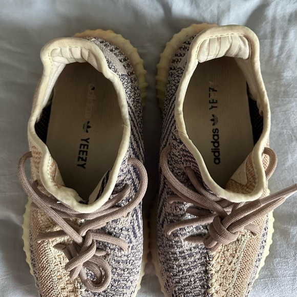 Yeezy Boost 350 V2 'Ash Pearl' - Picture 3 of 5